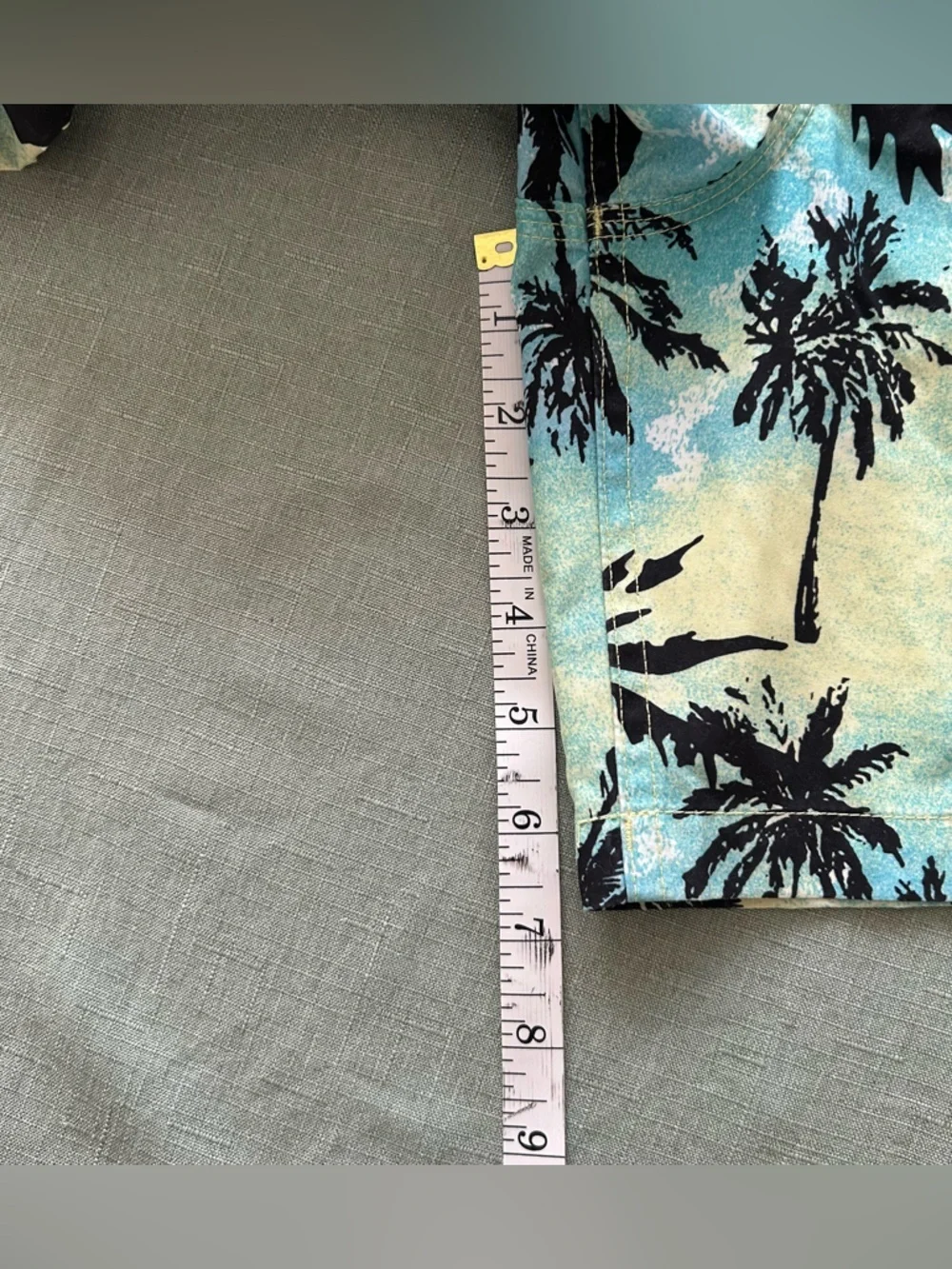 Men’s Quiksilver Black Palm Print Board Shorts